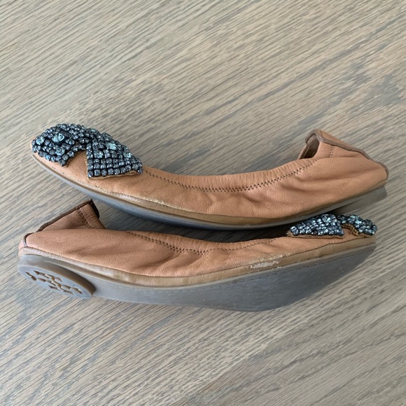 Tory Burch Eddie Rhinestone Jewel Bow Leather Slip On Ballet Flats Tan Size 5.5 - Picture 11 of 15